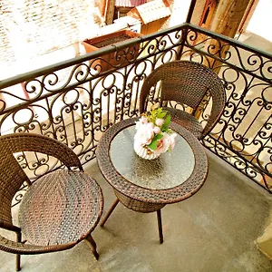 Inn Old Gate, Tiflis